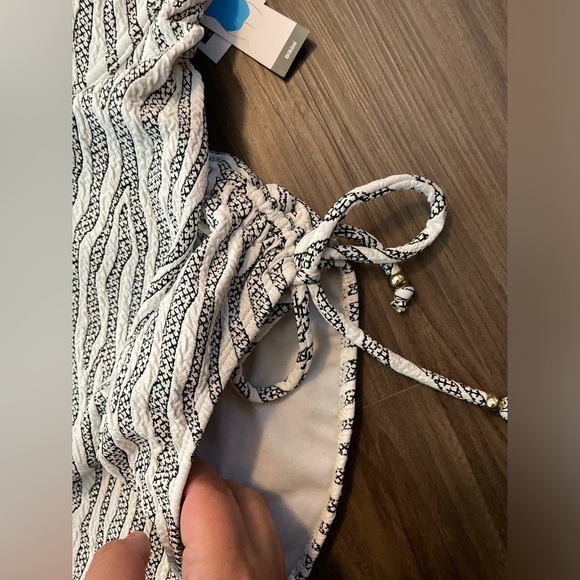 Time and Tru Black and White One Piece Swimsuit with Plunging Neckline size L - Picture 7 of 8